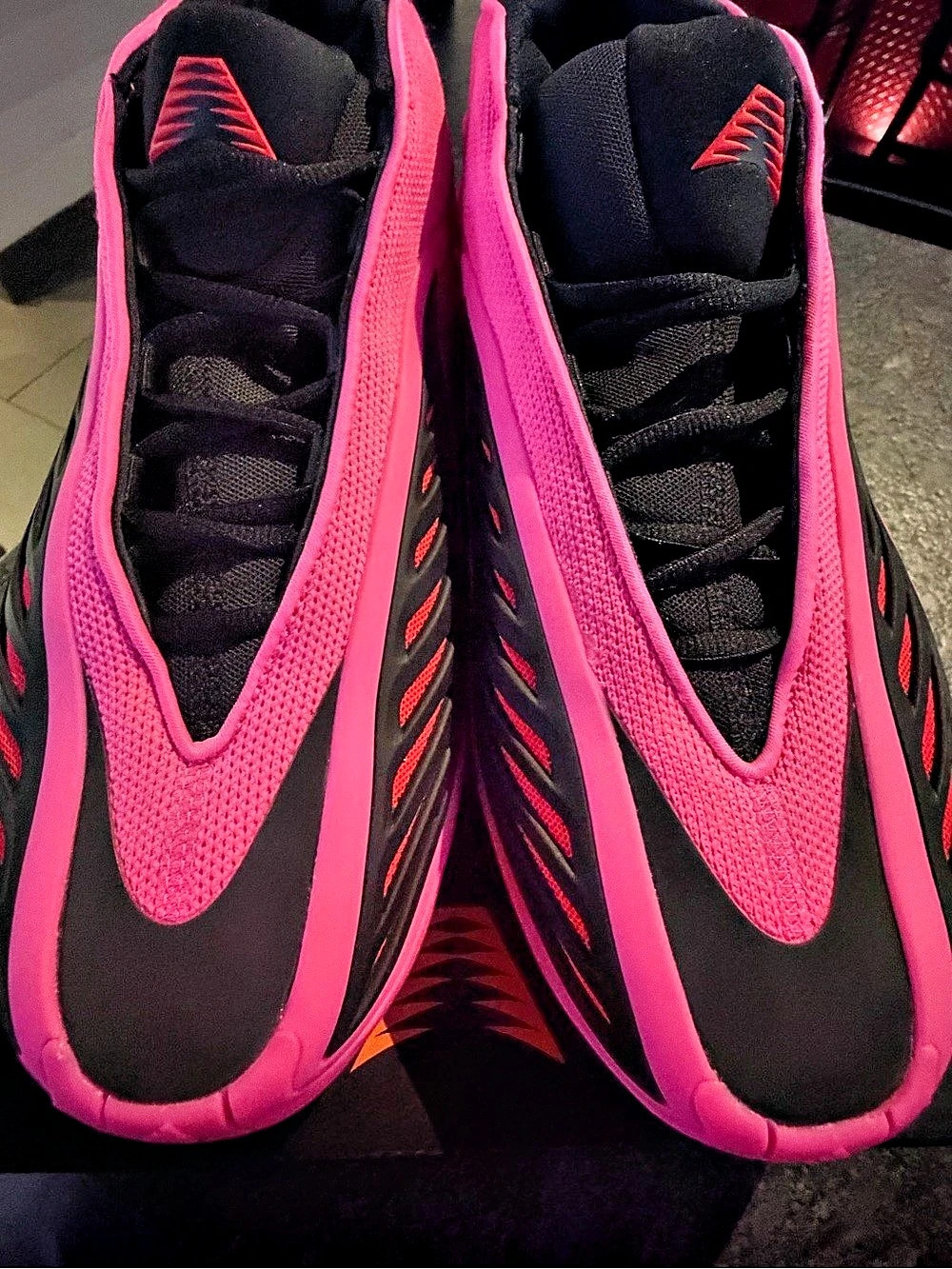 adidas Anthony Edwards 2 Basketball Shoes Pink & Black US 9.5 NWT Unisex